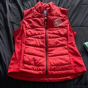 NWOT Atlanta Hawks women’s puffer vest